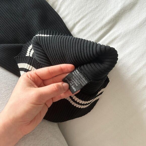 Vintage Bebe Sweater \ Y2K 2000s Black Sleeveless Turtleneck Sweater - Picture 5 of 6